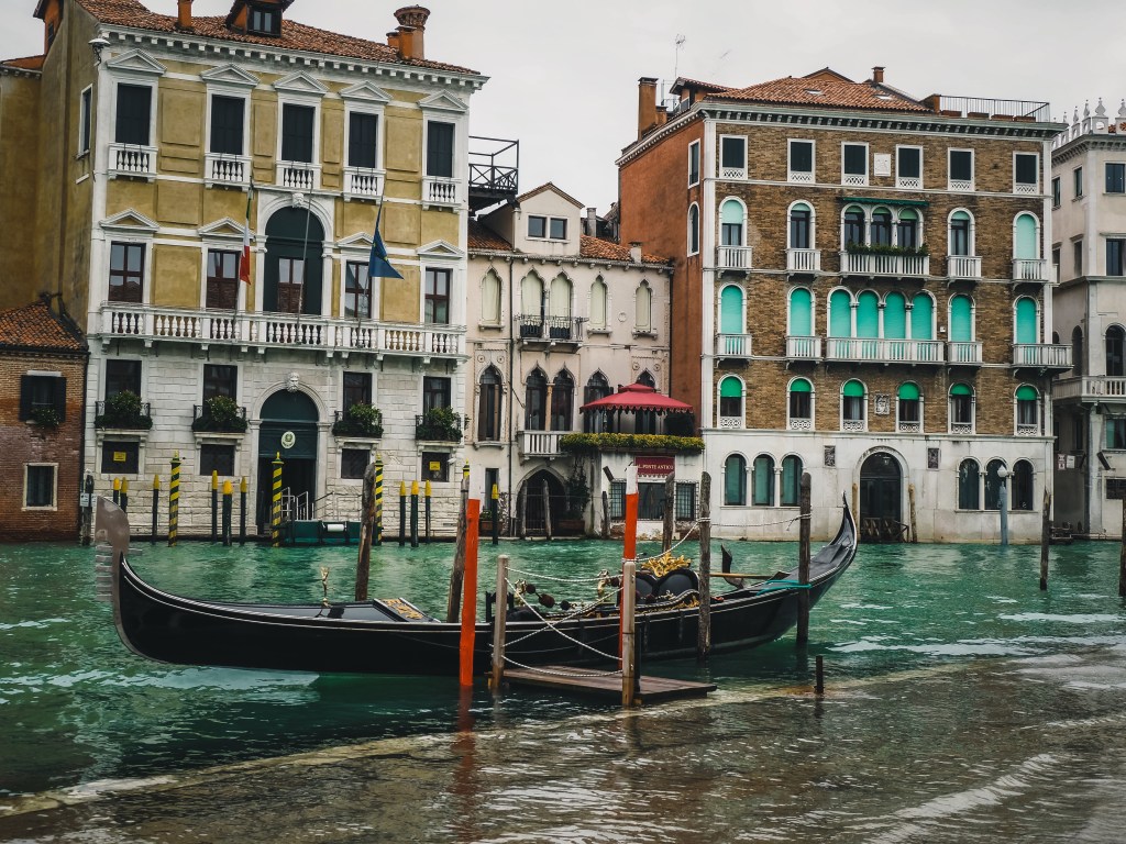 Venise, seuls entre canaux et&nbsp;ruelles